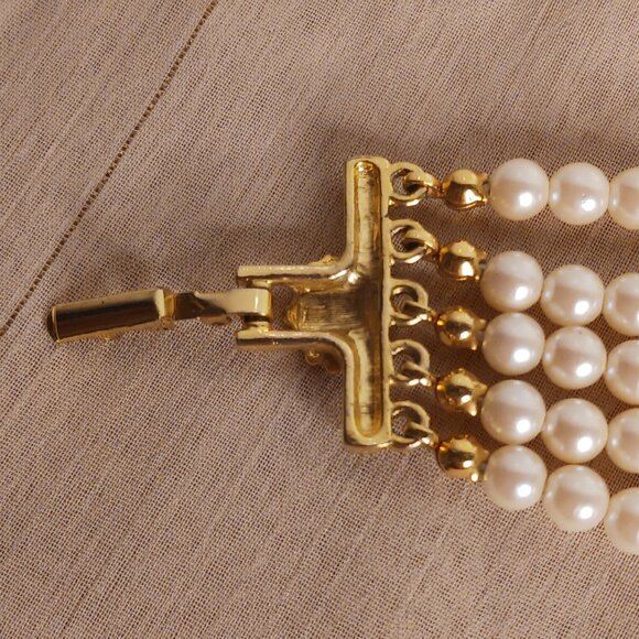 Richelieu Faux Pearl Bracelet - Picture 6 of 10